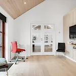 Feriehus 5 Bedroom Stunning In *