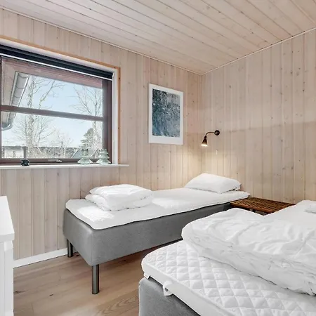 Vakantiehuis 5 Bedroom Stunning In Grenå