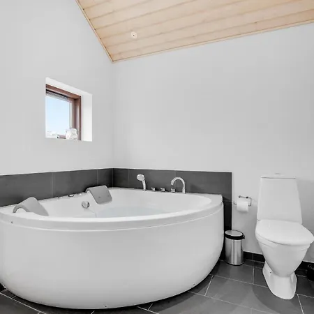 5 Bedroom Stunning In * Grenå