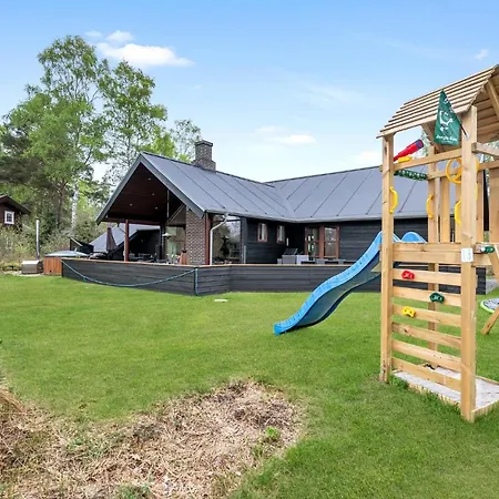 5 Bedroom Stunning In Grenå