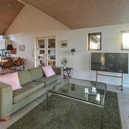 Feriehus 5 Bedroom Stunning In