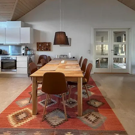 Feriehus 5 Bedroom Stunning In
